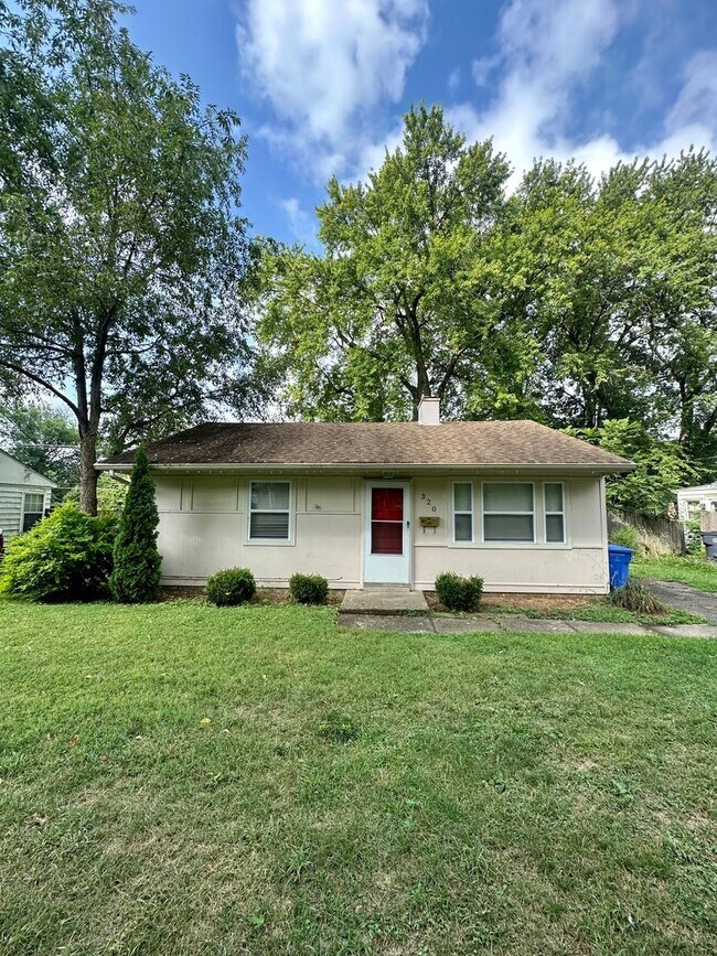 Building Photo - Renovated! Pre-Leasing for Fall 2026 3bd/2ba