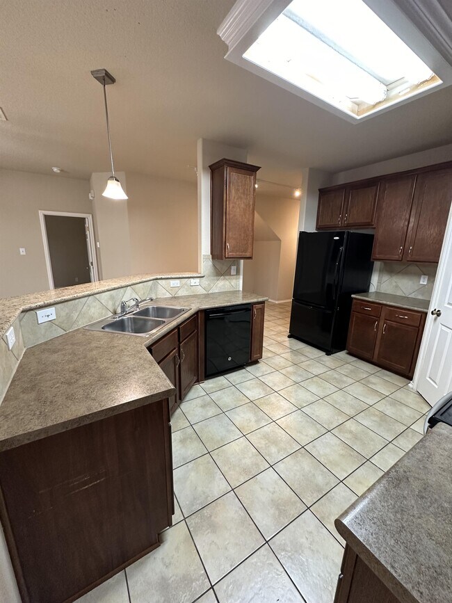 Building Photo - 2616 Gallant Fox Dr