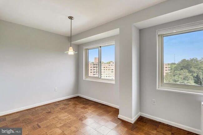 Building Photo - 4201 Cathedral Ave NW