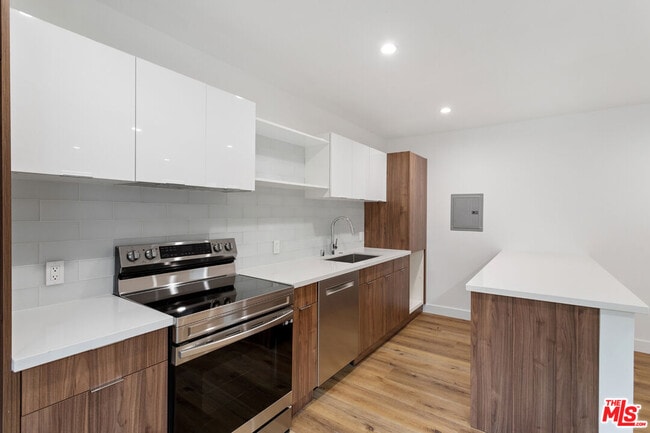 Building Photo - 2002 4th St