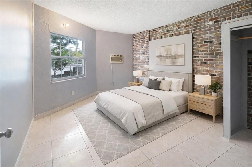 Building Photo - 3241 NW 40th St