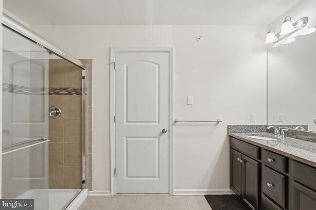 Building Photo - 141 Graystone Dr