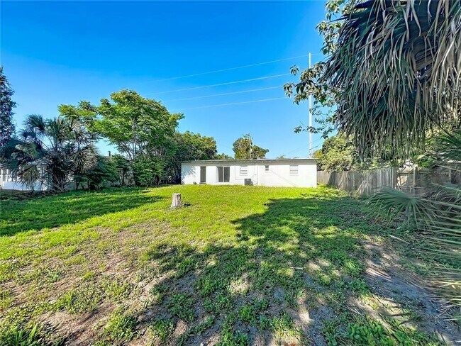 Building Photo - 2001 Conway Gardens Rd