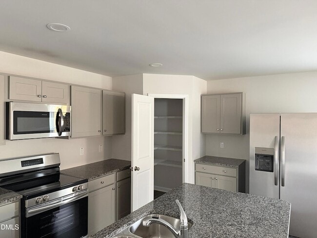 Building Photo - 289 Greenbay St