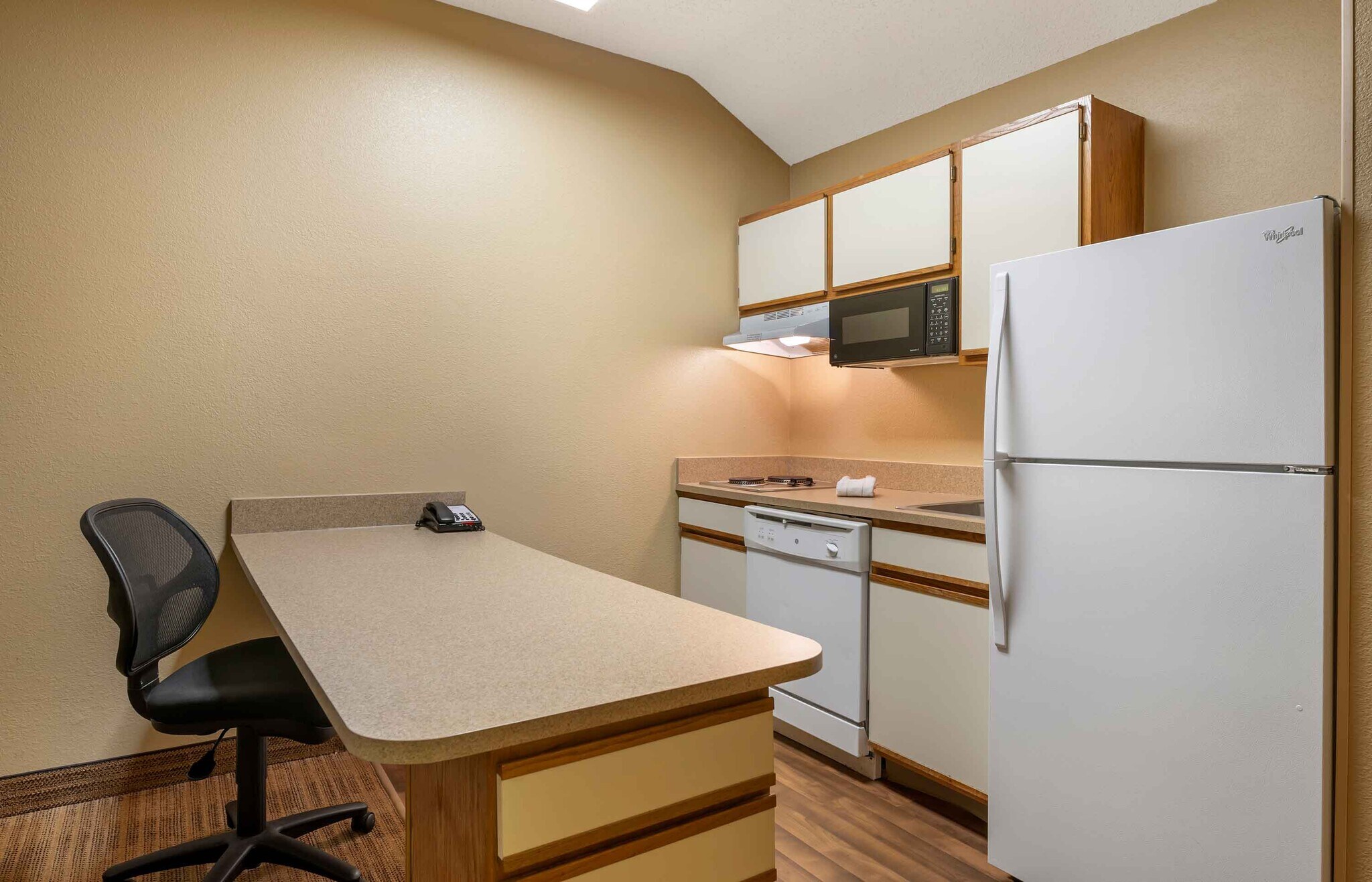 Building Photo - Furnished Studio-Indianapolis - West 86th St.