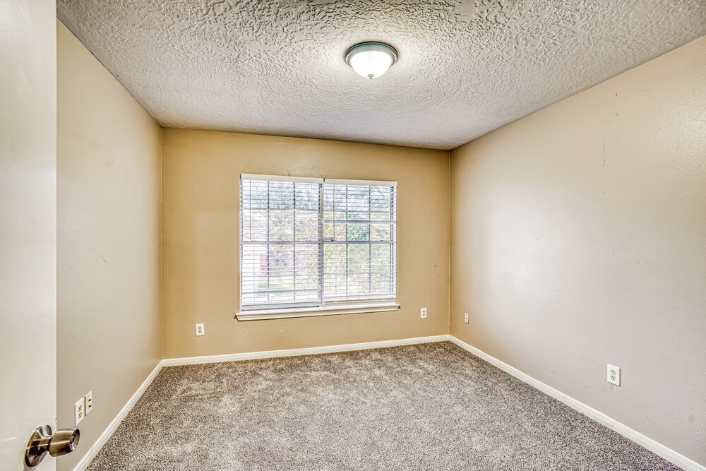 Building Photo - 7214 River Pines Dr