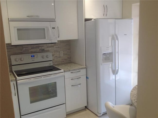 Building Photo - 2265 SW 15th St