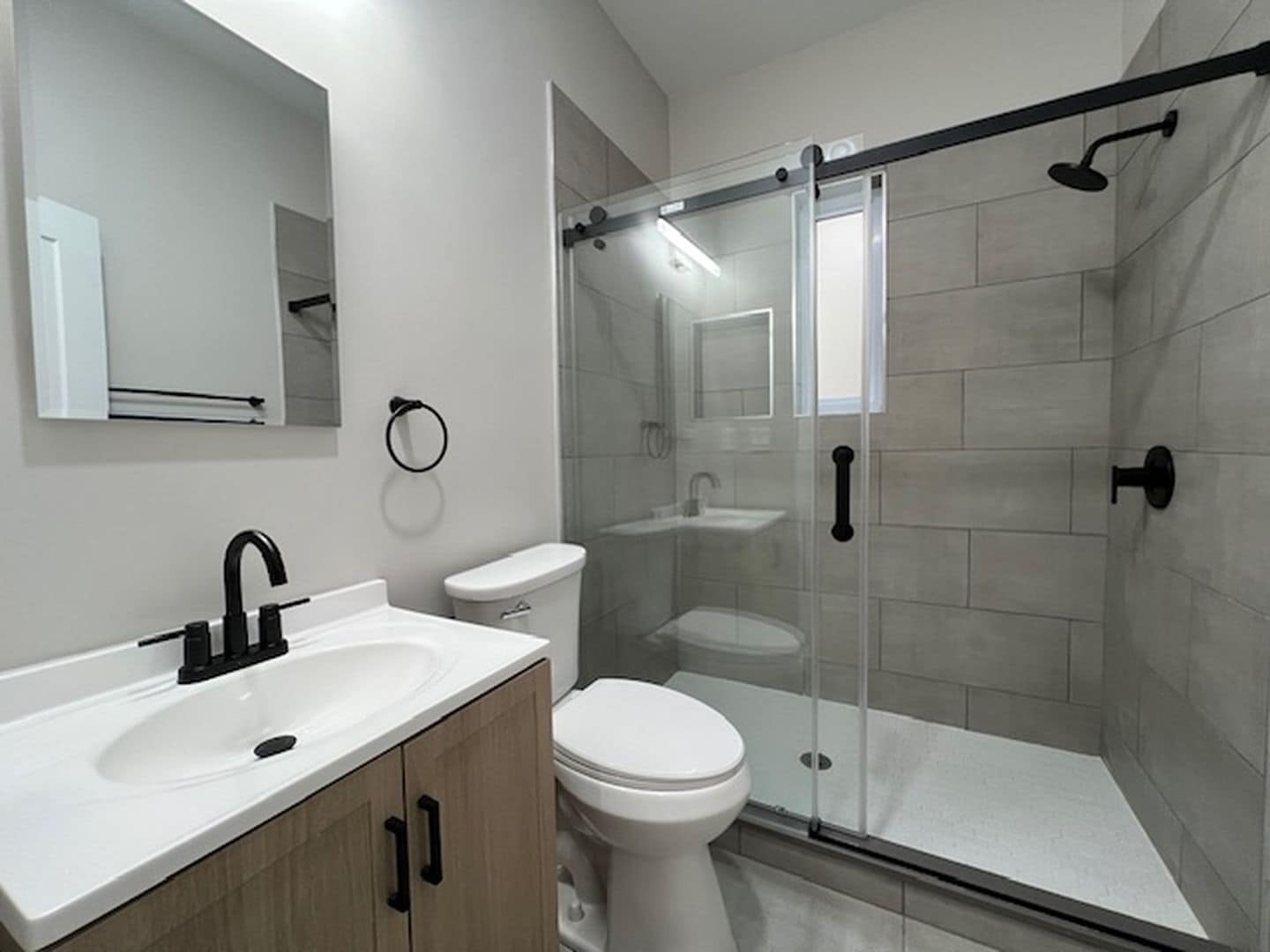 Building Photo - 3640 W Fullerton Ave