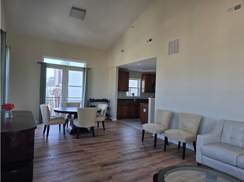 Unit 5 Living Room - 1118 S Charles St