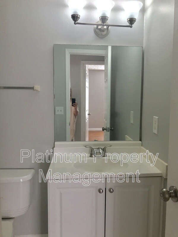 Building Photo - 410 Water Oak Way Sw