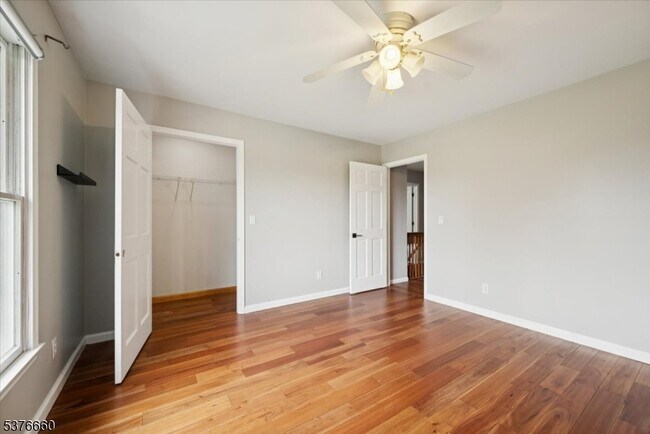 Building Photo - 119 Braidburn Rd