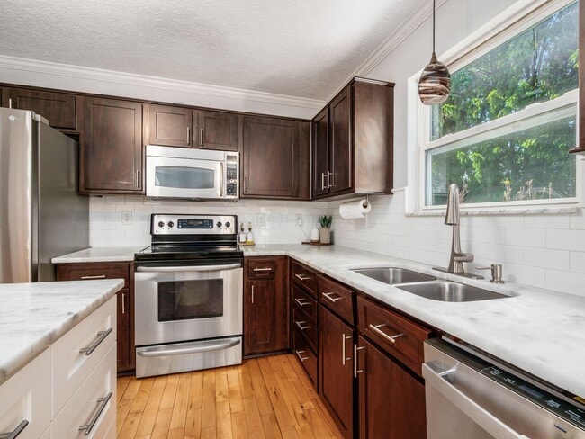Building Photo - 3259 Longspur Dr