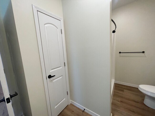 Building Photo - Golf Quarters - GQ 207