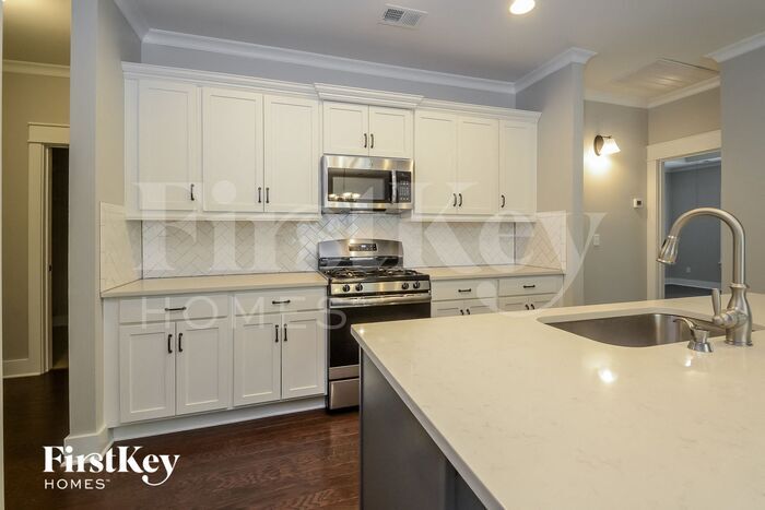 Building Photo - 1441 Valley Trace