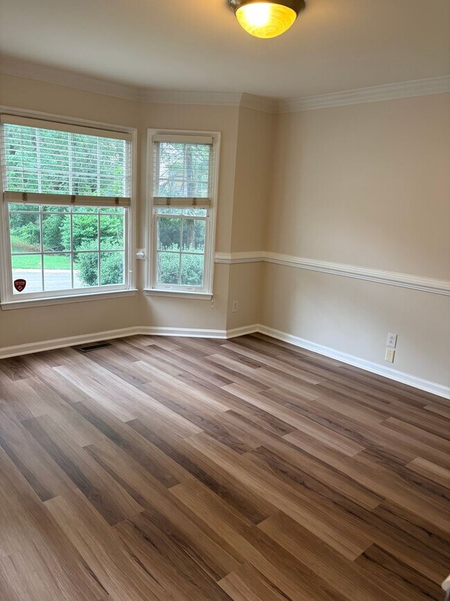 Building Photo - Beautiful 4 bedroom 2.5 bath on a quiet cul de sac in Davis Lake Subdivision
