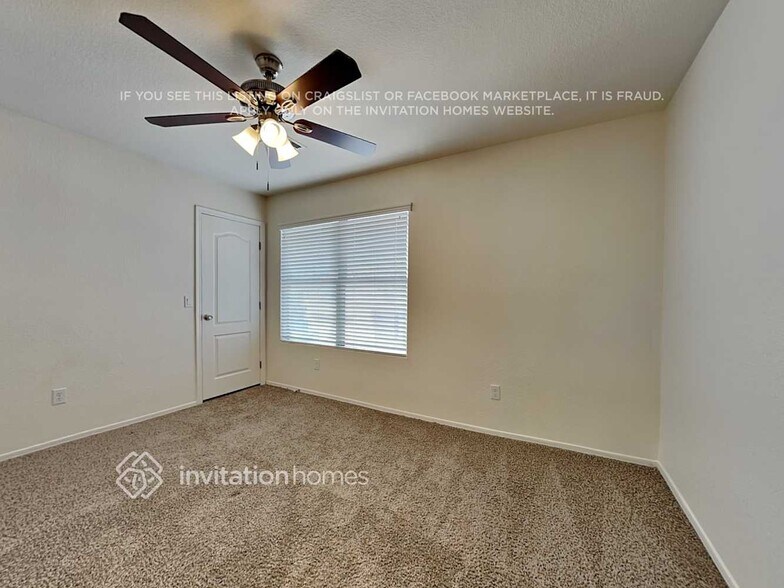 Building Photo - 651 E Banelli Pl