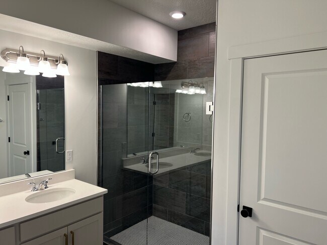 Building Photo - 5562 S Carnelian Pkwy