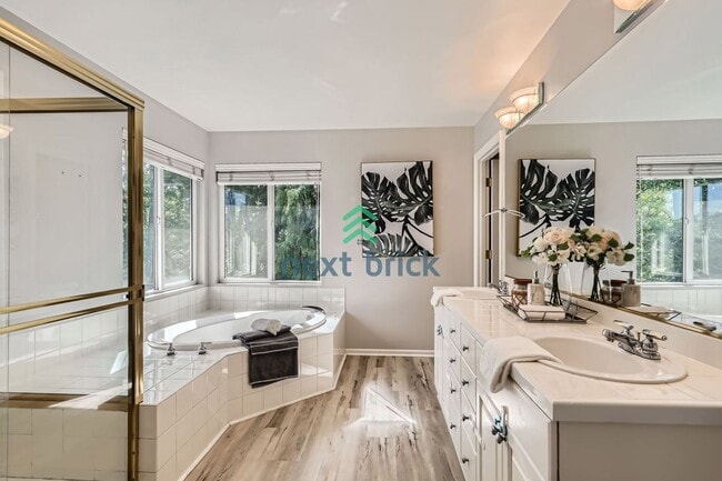 Building Photo - A beautiful 3 bedrooms and 2.5 bathrooms h...