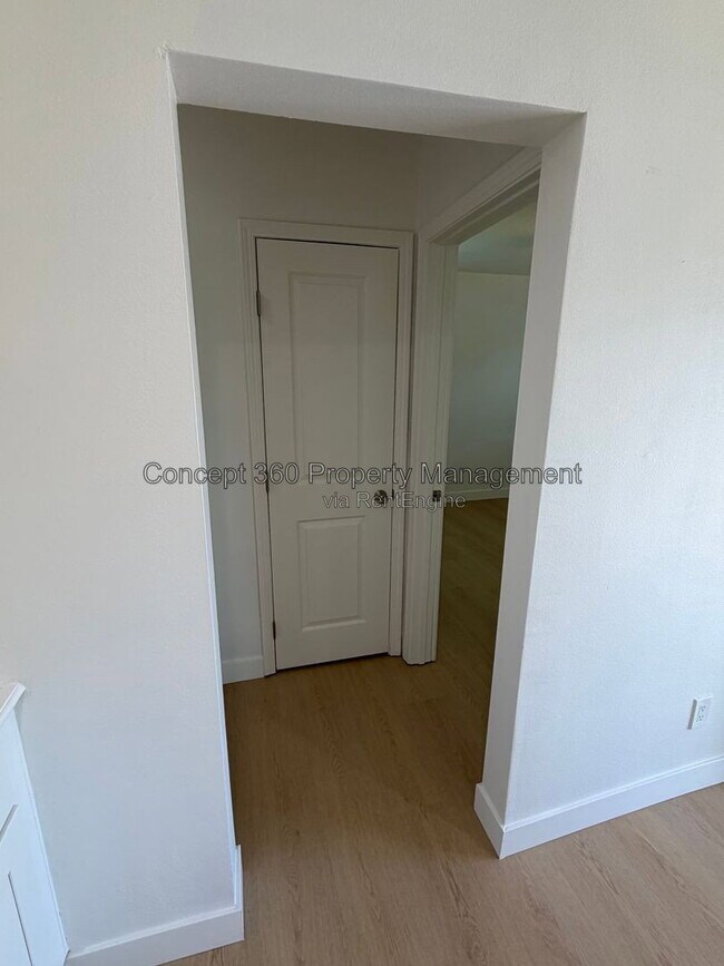 Building Photo - 1214 Cartagena St