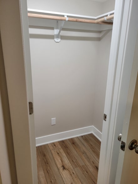 Building Photo - 4977 W 16th St