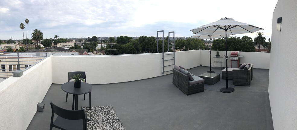 rooftop deck - 2625 Somerset Dr