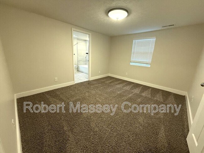 Building Photo - 1435 Mellwood Ave