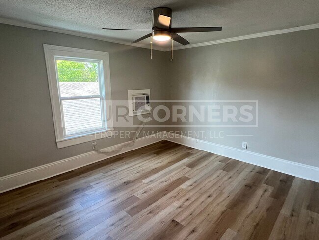 Building Photo - Beautiful 5 Bedroom 2.5 Bath House