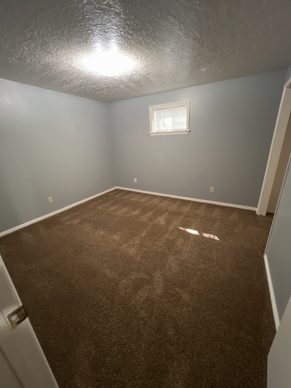 Building Photo - 945 S 660 W