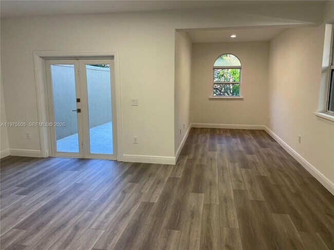 Building Photo - 2840 Shipping Ave