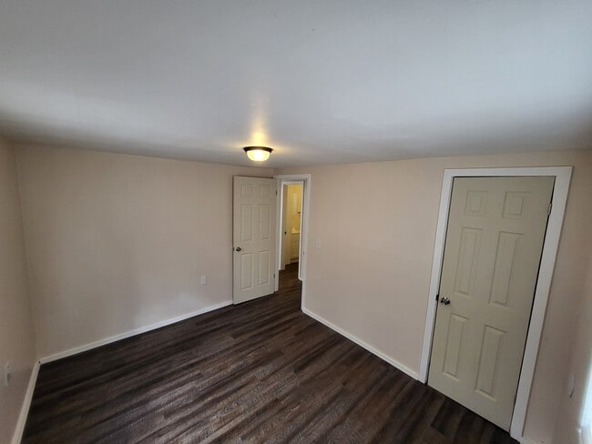 Building Photo - 105 Baxter St