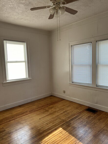 Building Photo - 1415 E 34th St