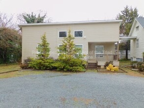 Building Photo - 934 Albert St SW