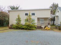 Building Photo - 934 Albert St SW