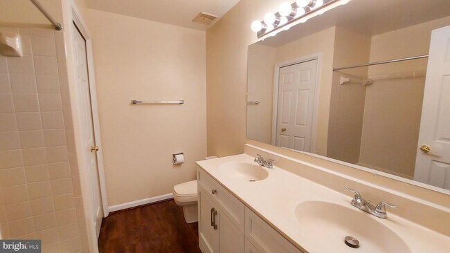 Building Photo - 10712 Kings Riding Way