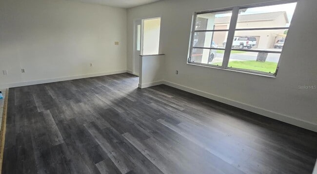 Building Photo - 526 Reading St NW