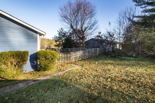 Building Photo - 6600 Woodcock Cir