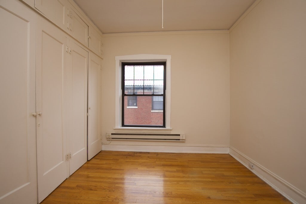 Building Photo - 1310 Oak Ave