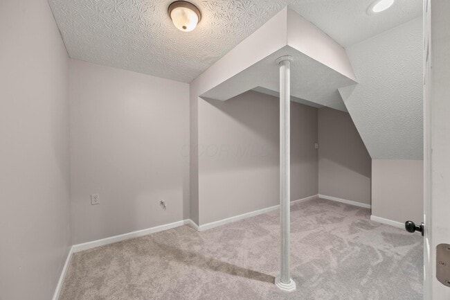 Building Photo - 5935 Pondview Ct