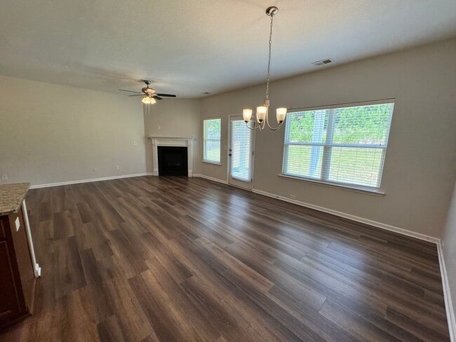 Building Photo - Nice 3/2 house in West Rome- $1,995
