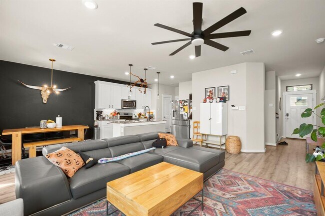 Building Photo - 195 Waterside Rd