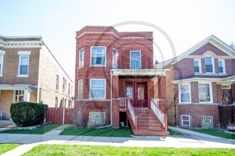 Building Photo - 2 bedroom in CHICAGO IL 60641