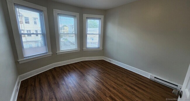Building Photo - 1514 Pembroke St