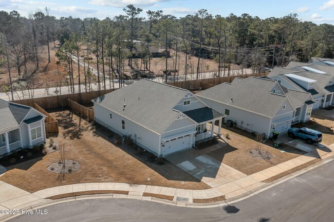 Building Photo - 152 Streambed Wy