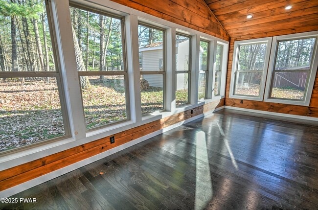 Building Photo - 424 Sunset Forest Dr