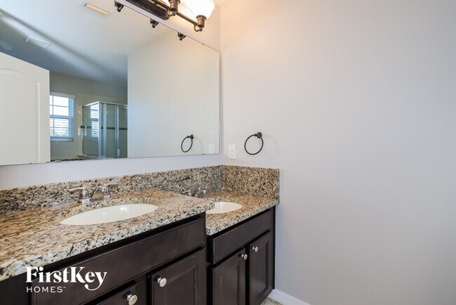 Building Photo - 5123 Northlawn Way