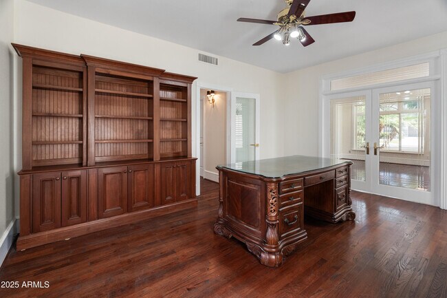 Building Photo - 5820 W Del Lago Cir