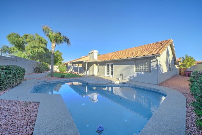 Building Photo - 8940 E Palm Ridge Dr