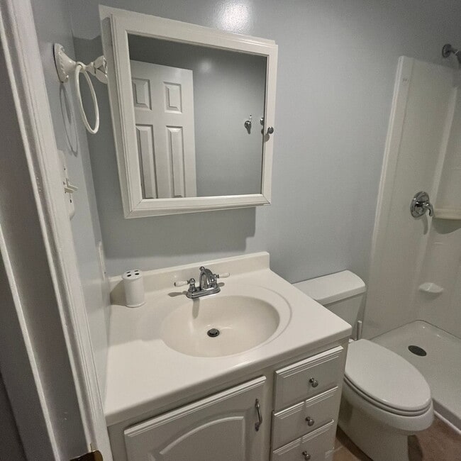 Building Photo - Large 4-bedroom Townhouse Odenton