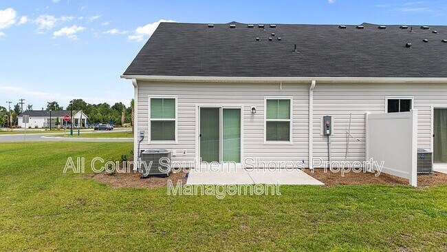 Building Photo - 136 Talladega Dr