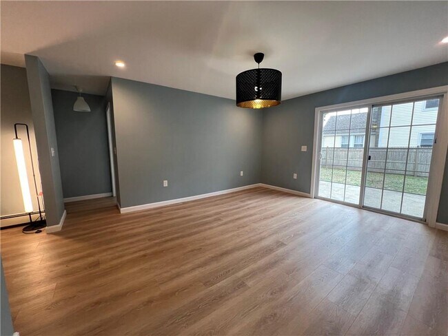 Building Photo - 9 Turner Ave